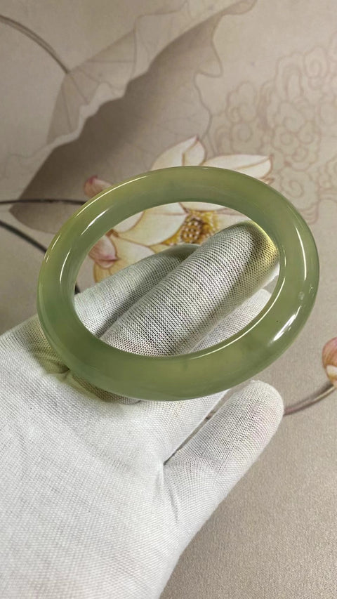 Gelang Tembus Es Giok Cui Giok Alami Ukuran 58-60mm Ukuran 59.8mm Lebar Sisi 11mm Giok terjadi secara alami Pola acak Pengiriman dan pajak sudah termasuk.