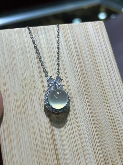 Kalung Telur Giok Alami dari perak 925. Gayanya bersih, halus dan hangat. Sudah termasuk ongkos kirim dan pajak.
