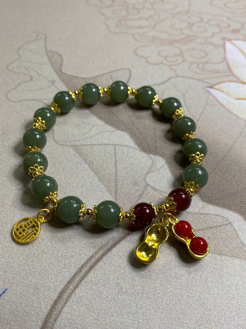 Gelang giok halus alami dengan aksesoris yang bagus Ukuran terang 9,5 mm Ukuran gelap 8mm Giok bersih, halus dan hangat Sudah termasuk ongkos kirim dan pajak.