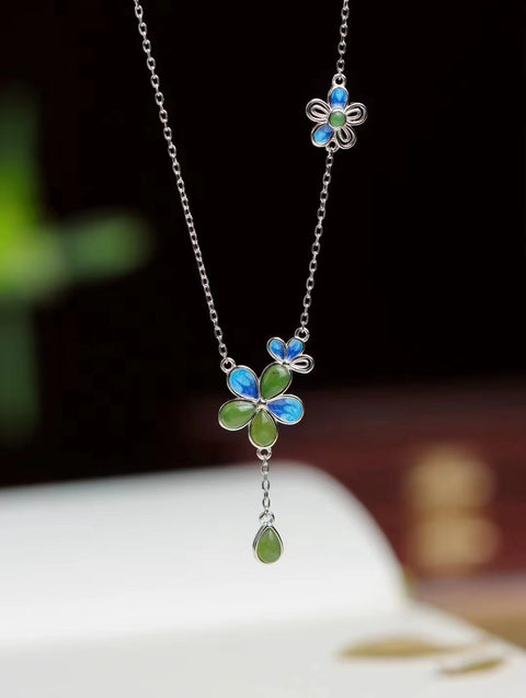 Kalung Bunga Jasper Alami dari perak 925 dengan enamel. Gaya yang indah, giok yang bersih dan halus.
