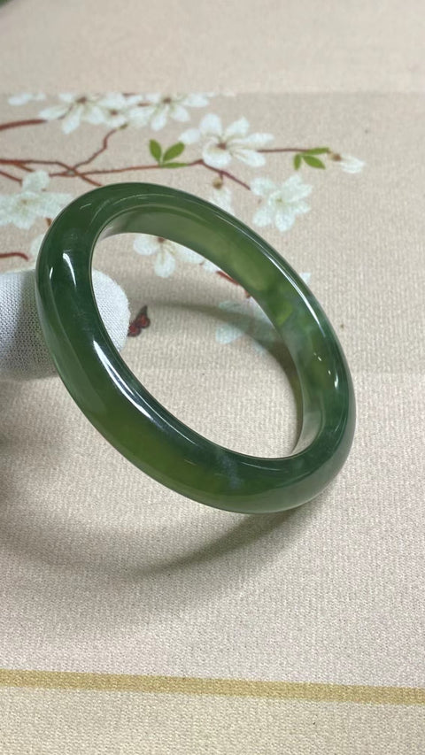 Gelang Gelang Cui Jade Tsingti Milkcap Ukuran 57-59mm Ukuran 58.1mm Lebar Sisi 11.5mm Batu giok terjadi secara alami Pola acak termasuk pajak pengiriman