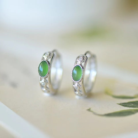 12390 Anting Jasper Alami yang terbuat dari 925 Perak Giok bersih, halus dan hangat Ukuran 3 * 5mm Gaya sederhana dan murah hati sudah termasuk pajak pengiriman