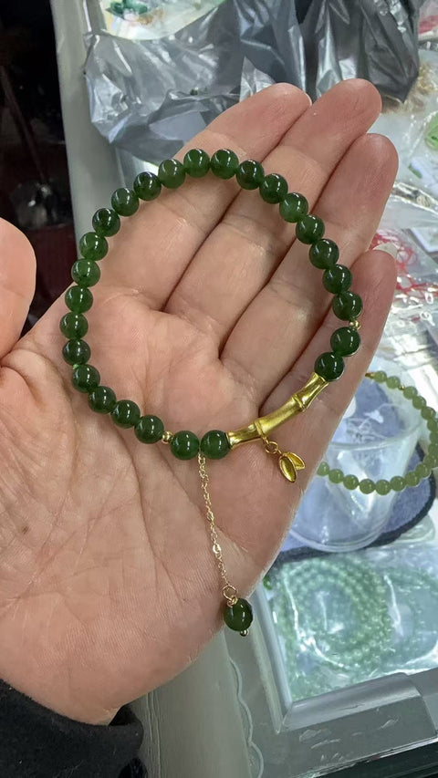Gelang giok Hetian warna hijau danau, melambangkan kemajuan berkelanjutan 🎍 dipadukan dengan aksesoris perak 925. Ukuran: 6mm. Termasuk ongkos kirim dan pajak.