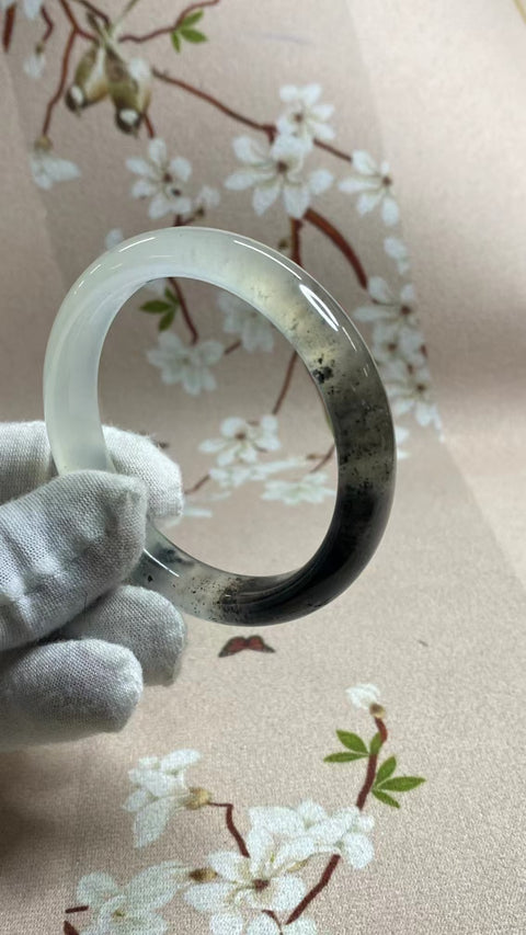 Gelang Gradien Tinta Es Giok Cui Jade Alami Ukuran 54-56mm Ukuran 55.1mm Lebar Sisi 11.3mm Giok semuanya terjadi secara alami Pola acak & sudah termasuk pajak pengiriman