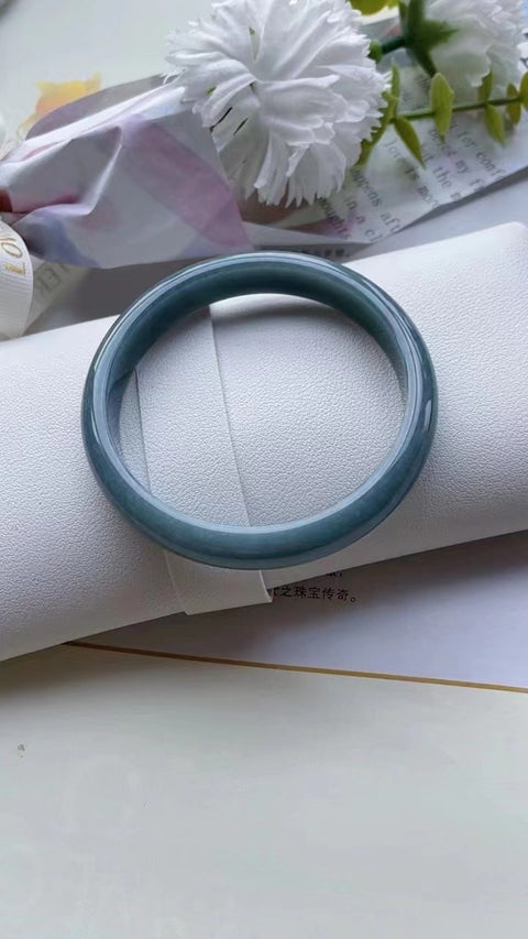 Gelang Batu Giok Air Biru Alami Pola yang indah Batu giok yang bersih, halus, dan hangat Ukuran 61,5 mm Batu giok yang terbentuk secara alami Pola acak termasuk pajak pengiriman