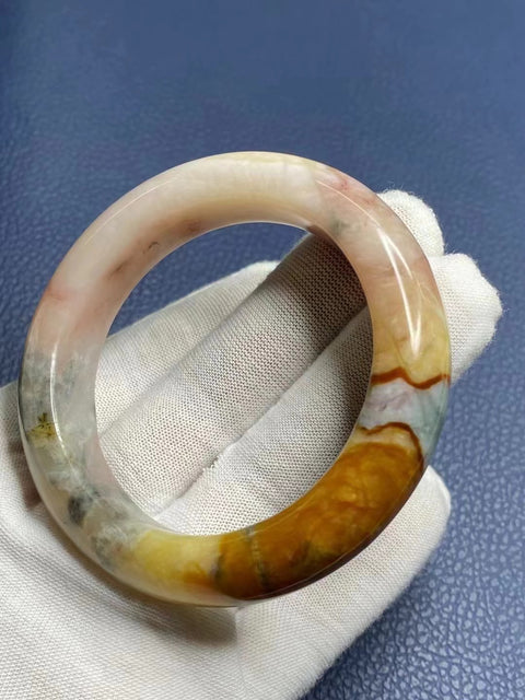 Gelang Giok Batu Giok Bunga Cui Giok Alami Ukuran 53-55mm Lebar Sisi 14.5mm Batu giok terbentuk secara alami dan polanya acak Sudah termasuk ongkos kirim dan pajak.