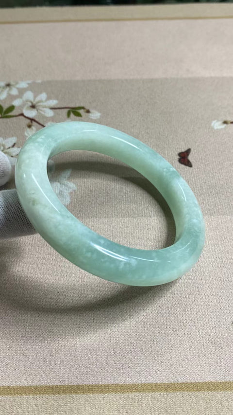 Gelang Jelly Celestite Giok Cui Jade Alami Ukuran 61-63mm Ukuran 62.5mm Lebar Sisi 12.5mm Batu giok semuanya terbentuk secara alami Pola-polanya acak Termasuk ongkos kirim dan pajak.