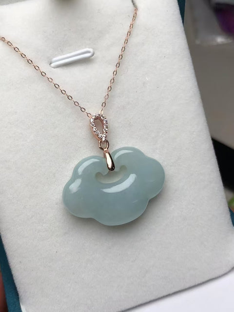 Kalung Kunci Awan Beruntung Jadeite Alami Ukiran Tangan Ukuran 28 * 19 * 5.5mm Termasuk pajak pengiriman