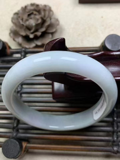 Gelang barang dari batu giok alami Ukuran 57.6 * 12.1 * 8.0mm Batu giok terjadi secara alami Pola acak Termasuk pajak pengiriman