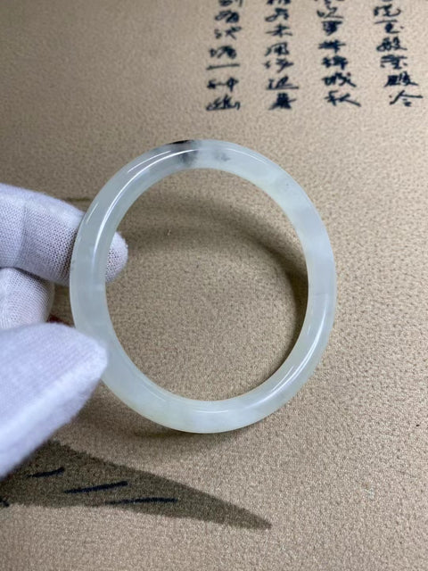 Gelang Gelang Kecantikan Giok Cui Giok Alami Ukuran 59-61mm Ukuran 60.9mm Harga per detik Giok terjadi secara alami Pola acak Termasuk ongkos kirim dan pajak