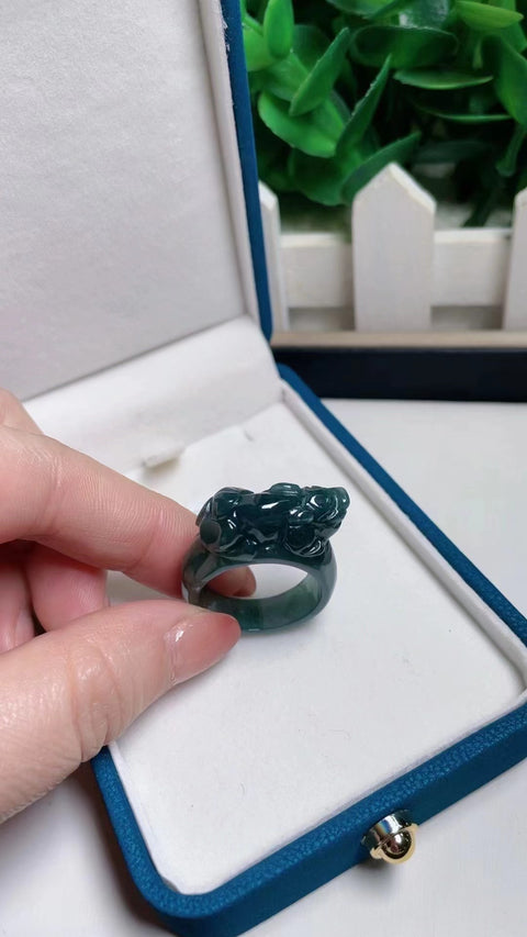 Bahan Pemicu Jadeite Alami Jari Pemicu Lubang Tua Bahan Bawah Halus dan Hangat Bawah Bahan Air Biru yang Indah Ukuran 19.5mm & nbsp;Pajak Pengiriman Sudah Termasuk