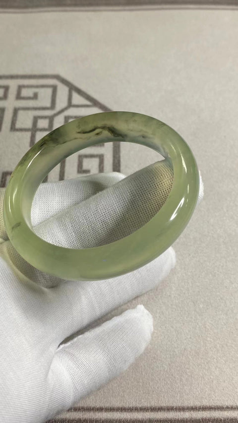 Gelang Warna Musim Semi Tinta Es Giok Cui Jade Alami Ukuran 51-53mm Ukuran 52.3mm Lebar Sisi 12.7mm Giok terjadi secara alami Pola acak Pajak Pengiriman Termasuk