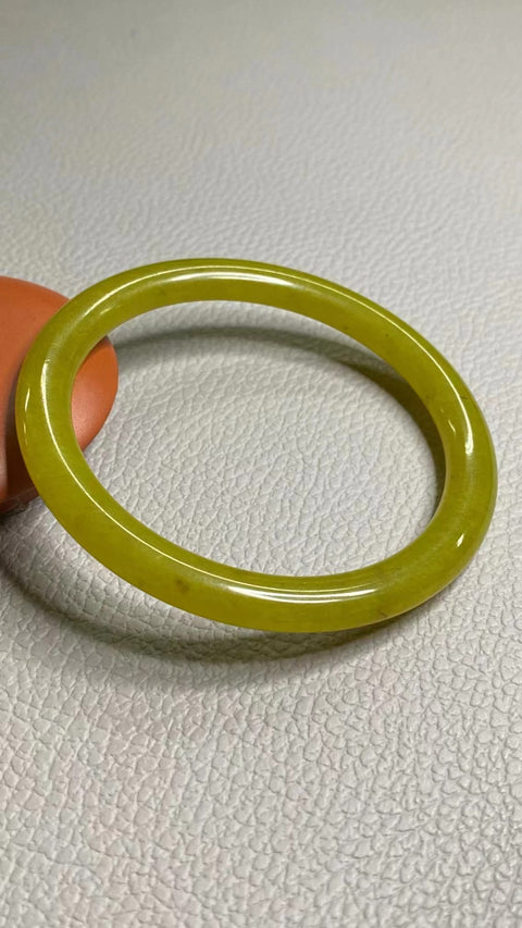 Gelang Strip Kecantikan Kuning Mentega Ayam Giok Cui Giok Alami Ukuran 58-60mm Ukuran 59.8mm Giok terjadi secara alami Pola acak Termasuk ongkos kirim dan pajak