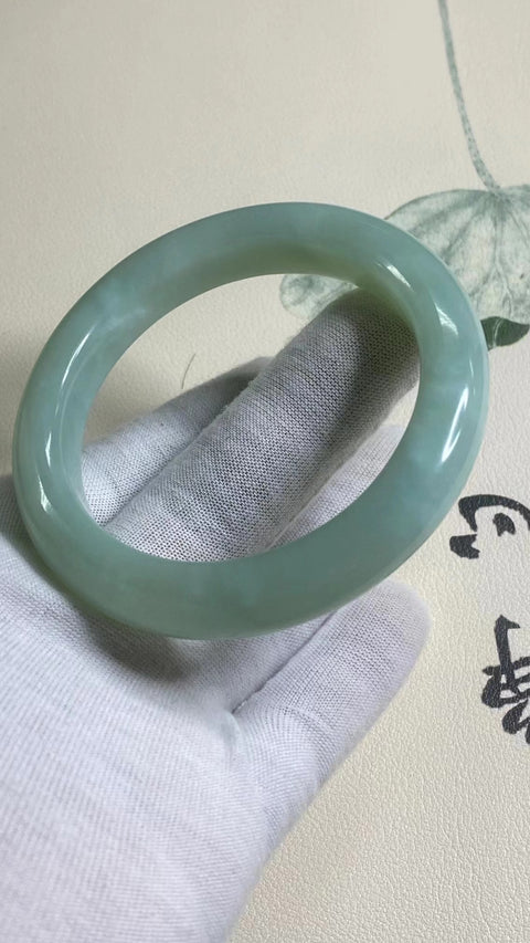 Gelang Air Biru Giok Cui Giok Alami Ukuran 57-59mm & nbsp; Ukuran 58.3mm Lebar Samping 12.2mm Giok semuanya terjadi secara alami Pola acak termasuk pajak pengiriman