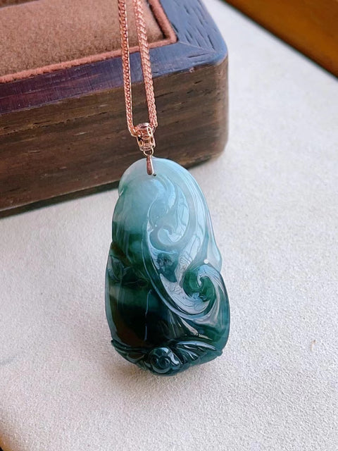 Kalung Ruyi Jadeite a-goods alami Ukuran 38.6 * 25.3 * 9.8mm pengaturan emas 18k Jade bersih dan halus dan hangat Murni buatan tangan Termasuk pajak pengiriman.