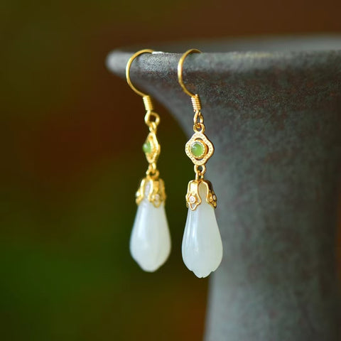 2835-2 Anting Bunga Anggrek Giok Hetian Giok Alami yang terbuat dari perak 925 Ukuran 7 * 16mm Giok yang halus dan hangat Sudah termasuk ongkos kirim dan pajak