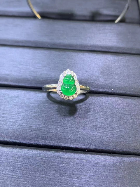 Cincin Labu Giok Guatemala Jadeite Alami Bersih dan Giok Halus Ukuran 6 * 8mm Set dalam 925 Perak Termasuk pajak pengiriman.