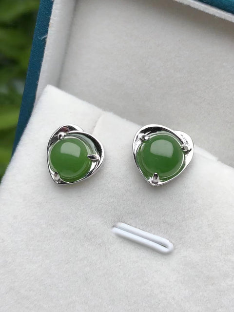 Anting Giok Giok Hetian Giok Alami 925 Setting Perak Ukuran 8mm Giok bersih dan halus Gaya Sudah termasuk pajak pengiriman.