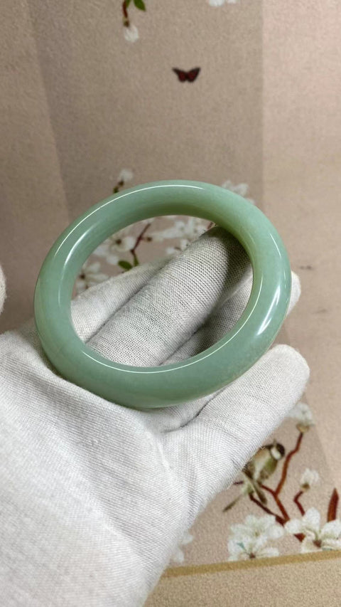 Gelang Air Biru Giok Cui Giok Alami Ukuran 54-56mm Ukuran 55.2mm Lebar Sisi 10.9mm Giok terjadi secara alami Pola acak Pajak pengiriman sudah termasuk.