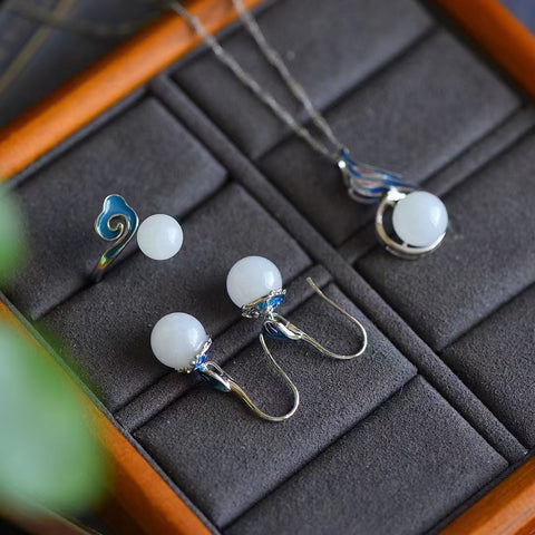 Anting Giok Hetian Alami Set dari 925 Perak 0508 Anting 2140 Cincin 2140 Kalung 1108 Gaya Cantik Gaya Cantik Sudah termasuk pajak pengiriman.