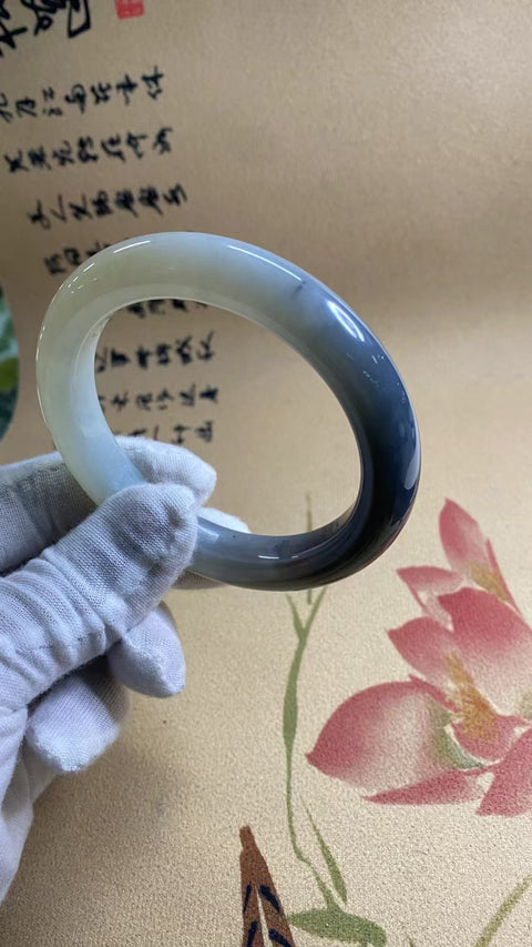 Gelang Tinta Gradien Giok Cui Giok Alami Ukuran 61-63mm Ukuran 62.2mm Lebar Sisi 12.6mm Giok semuanya terjadi secara alami Pola adalah acak Termasuk Pajak Pengiriman