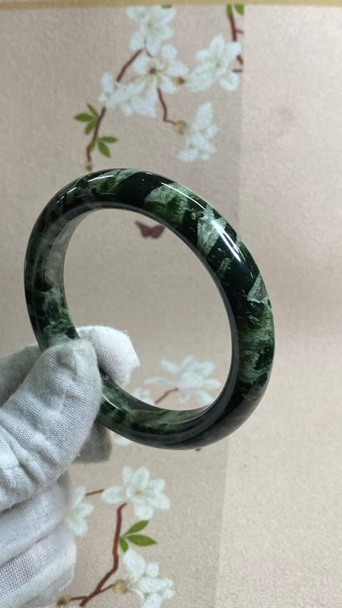 Gelang Giok Cui Giok Tua Ukuran 57-59mm Ukuran 58.1mm Lebar Sisi 12.5mm Giok semuanya terjadi secara alami Pola acak & sudah termasuk pajak pengiriman