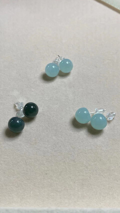 Anting Giok Giok Giok Giok Jelly Bumi Biru 925 Tatahan Perak Ukuran 8.3mm Giok bersih dan halus Sudah termasuk ongkos kirim dan pajak.