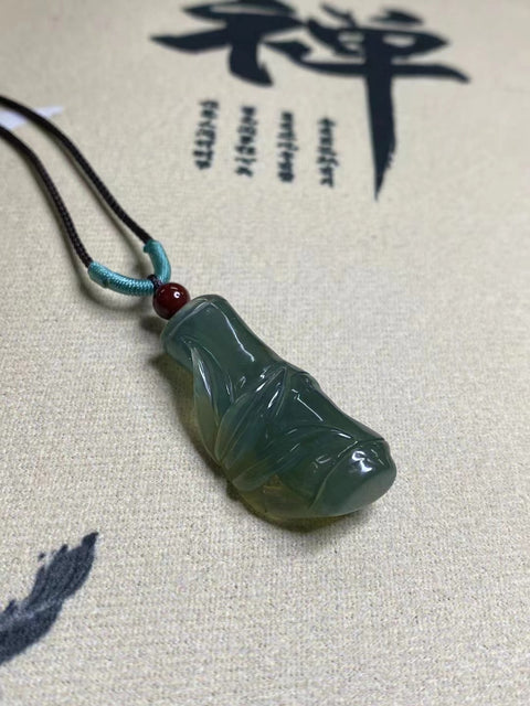 Liontin Bambu Air Biru Giok Cui Giok Alami Ukuran 37 * 17mm Giok bersih, halus dan hangat.