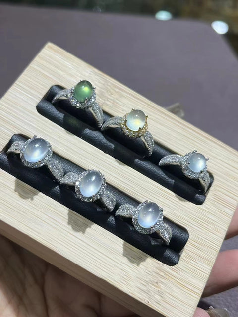 Cincin Bola Kecil Es Batu Giok Cui Alami Ukuran 9 * 7mm Ditetapkan dalam 925 Perak Giok bersih dan halus Termasuk pengiriman dan pajak.