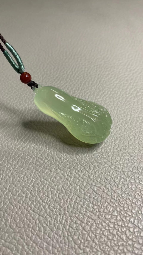 Liontin Giok Alami: Sumber kekayaan adalah kekayaan rakyat Ukuran 45 * 20mm Diukir dengan tangan, ditata dengan indah, batu gioknya bersih, halus dan hangat.