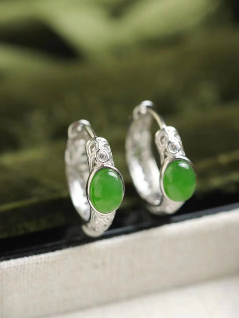 Anting-anting giok alami yang terbuat dari perak 925, giok yang bersih dan halus, gaya yang indah, sudah termasuk pajak pengiriman.