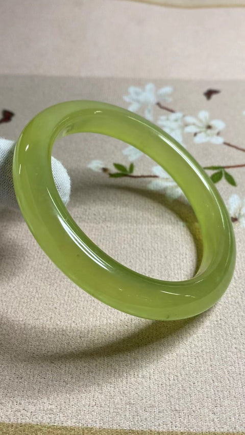 Gelang Giok Cui Halus Ukuran 59-61mm Ukuran 60.1mm Lebar 11mm Giok terjadi secara alami Pola acak Termasuk pajak pengiriman.