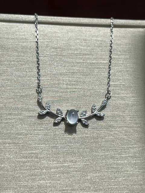 Kalung Giok Alami dari perak 925, giok yang bersih dan halus, ukuran 4 * 6mm, sudah termasuk ongkos kirim dan pajak.
