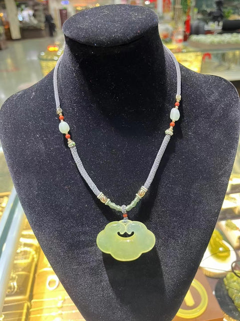 Gaya Liontin Kunci Cui Jade Ruyi Alami: Giok yang indah, bersih, halus dan hangat Termasuk Pengiriman dan Pajak