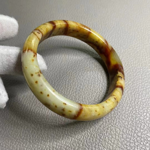 Gelang Gelang Batu Giok Cui Bunga Giok Alami Ukuran 60-62mm Ukuran 61.7mm Lebar Sisi 13.6mm Batu Giok adalah Pola Bunga yang muncul secara alami Acak Termasuk Pajak Pengiriman