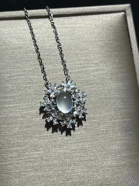 Bahan Es Giok Cui Giok Alami Kalung Bunga Salju Ukuran 8 * 6mm Gaya Termasuk pajak pengiriman