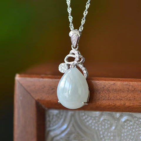 4224 Set Kalung Tetesan Air Mata Giok Hetian Jade Alami dari Perak 925 Ukuran 12 * 16mm Gayanya baru dan unik, gioknya hangat dan halus, serta efeknya menarik dan cerah.