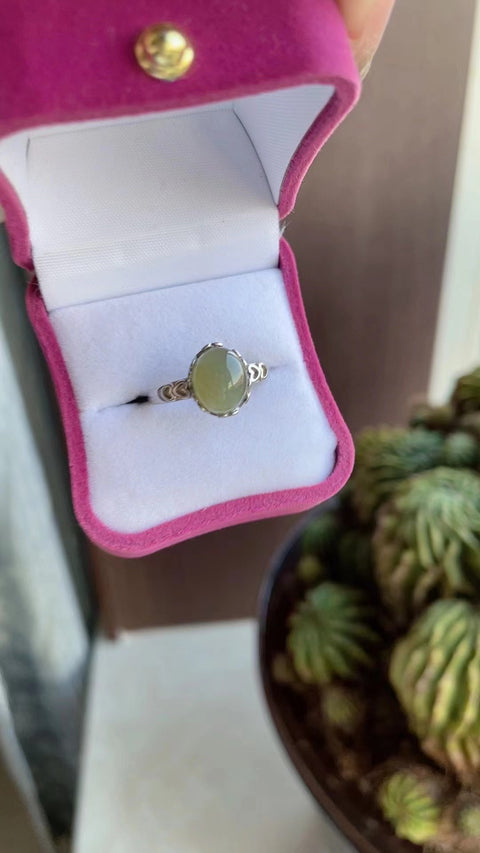 Cincin Giok Hetian Alami yang terbuat dari perak 925; Bahan dasar yang halus dan hangat, gaya yang indah, satu untuk setiap model, sudah termasuk ongkos kirim dan pajak.
