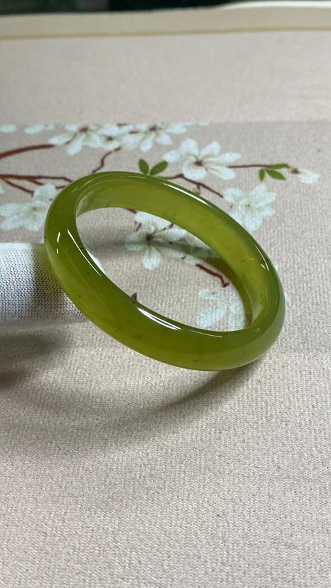 Gelang Tinta Hijau Es Giok Cui Giok Alami Ukuran 51-53mm Ukuran 52.6mm Lebar Sisi 11.3mm Giok semuanya terjadi secara alami Pola acak Pajak Pengiriman Sudah Termasuk