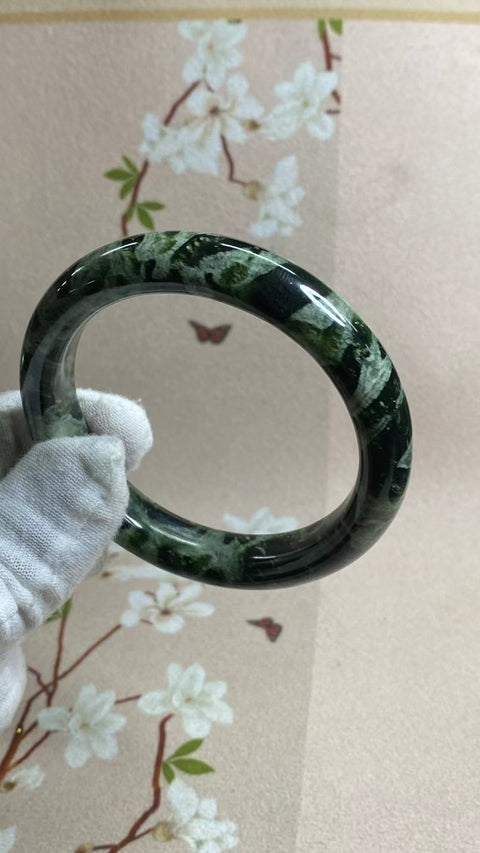 Gelang Giok Cui Giok Tua Ukuran 57-59mm Ukuran 58.1mm Lebar Sisi 12.5mm Giok semuanya terjadi secara alami Pola acak & sudah termasuk pajak pengiriman