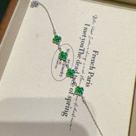 Gelang Semanggi Empat Daun Jadeite Alami 925 Warna Perak Hijau Pedas Ukuran 3mm Batu giok bersih dan halus Gaya yang indah sudah termasuk pajak pengiriman.
