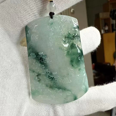 Liontin Shan Shui Jadeite a-barang-barang alami Ukuran 55.5 * 35.6 * 5.1mm Batu gioknya bagus dan hangat Gayanya indah & indah; Polanya indah sudah termasuk pajak pengiriman.