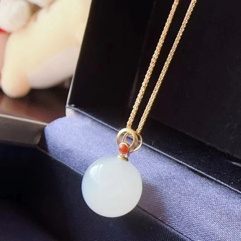 Kalung Giok Hetian Alami Ukuran 12mm 18k Gold Setting Giok bersih, halus dan hangat Sudah termasuk pajak pengiriman.