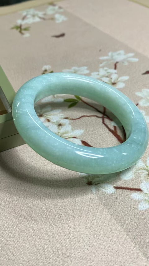 Gelang Jelly Celestite Giok Cui Jade Alami Ukuran 53-55mm Ukuran 54.5mm Lebar Sisi 12.5mm Giok terjadi secara alami Pola acak termasuk pajak pengiriman