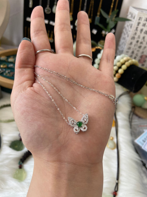 Kalung Kupu-kupu Jadeite Guatemala Alami Gaya 925 Perak Ukuran Keseluruhan 13 * 14mm Termasuk Pajak Pengiriman