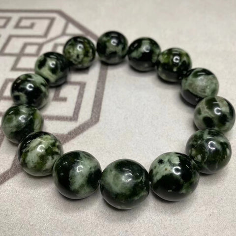 Giok Alam 180 Untai Giok Jatui bersih, halus dan hangat Ukuran 16mm Sudah termasuk ongkos kirim dan pajak.