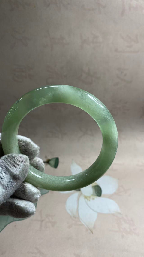 Gelang batu giok Xiuyan yang indah, cocok untuk ukuran diameter dalam 62mm, lebar tepi 11,3mm. Gratis pengiriman dan pajak.