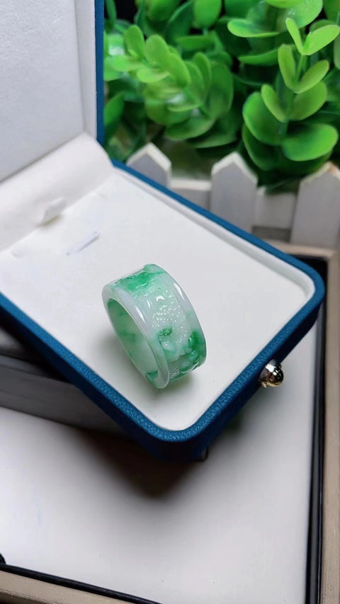 Jadeite Trigger Finger alami, penuh air, bunga hijau yang indah, ukuran 2.2, gaya yang indah, sudah termasuk pajak pengiriman.