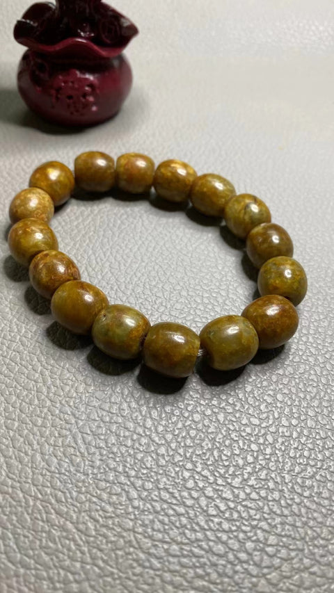 Tali Kulit Berminyak Giok Tanah Sungai Alami Ukuran 13 * 12.7mm Giok bersih dan halus serta hangat Termasuk ongkos kirim dan pajak.