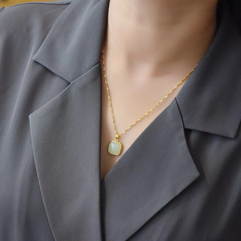 925 Perak dengan Liontin Drum Lingkaran Persegi Giok Hetian Jade dari Perak Polos👉Giant Giok Gaya Baru dan Unik Hangat dan Halus, Menarik untuk Dipakai✨Termasuk Ongkos Kirim dan Pajak